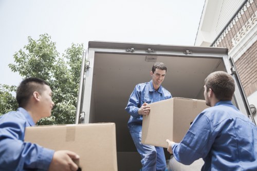 Senior review of a Chelsea Man and Van complaint